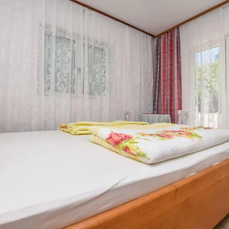 Skender Apartment *